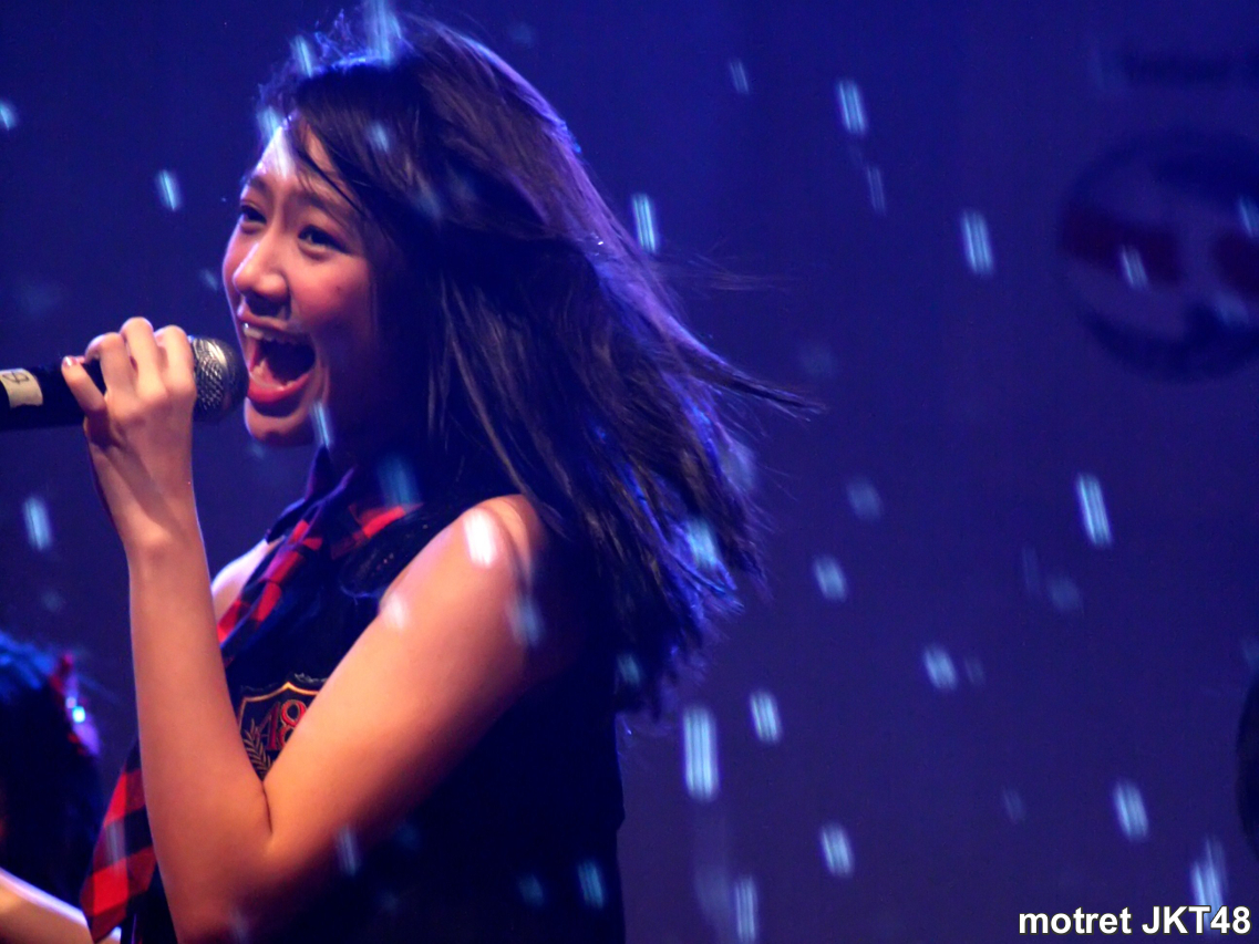 Jessica Vania Widjaja (Jeje) JKT48 Dahsyat RCTI Jakarta 17-11-2012